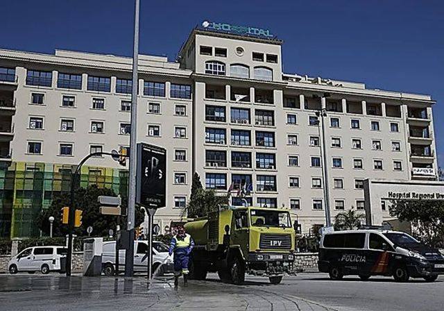 Propinan una brutal paliza a un indigente en Málaga: sufre múltiples fracturas en la cara