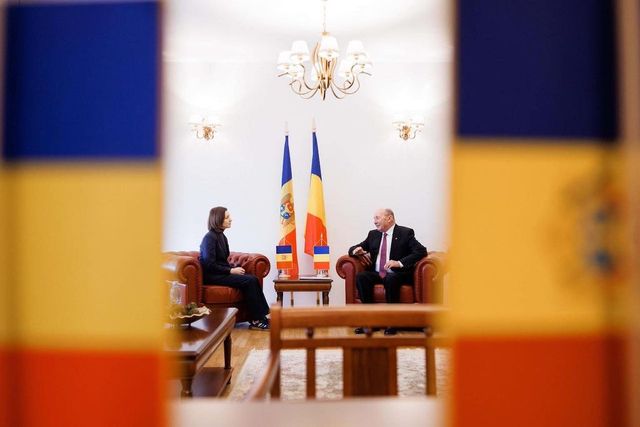 Maia Sandu anunță că Traian Băsescu a reprimit cetățenia Republicii Moldova