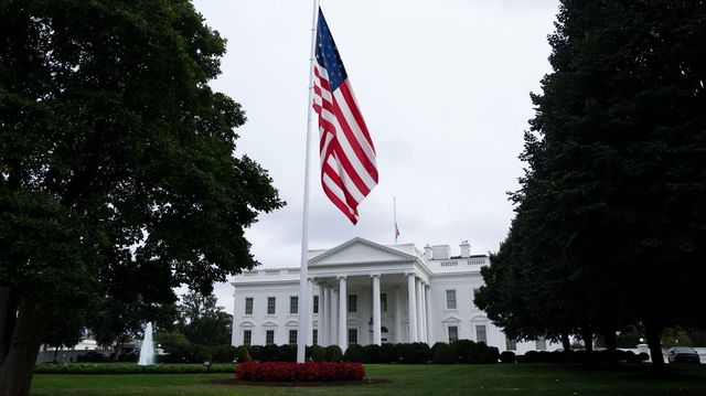 Vérfürdő a Fehér Ház közelében – két nemzeti gárdistát lőttek le Washingtonban