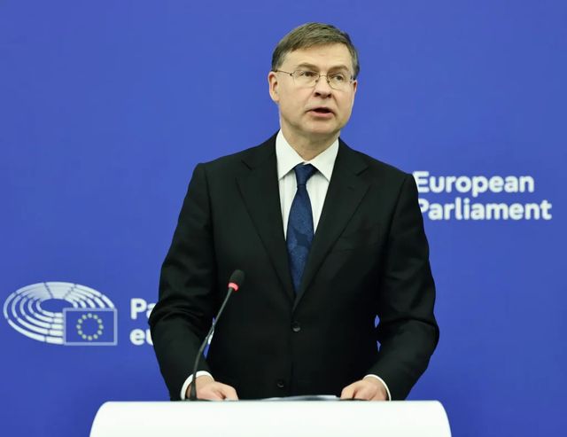Bruselas redefine sus reglas sobre fusiones para crear ‘campeones europeos’