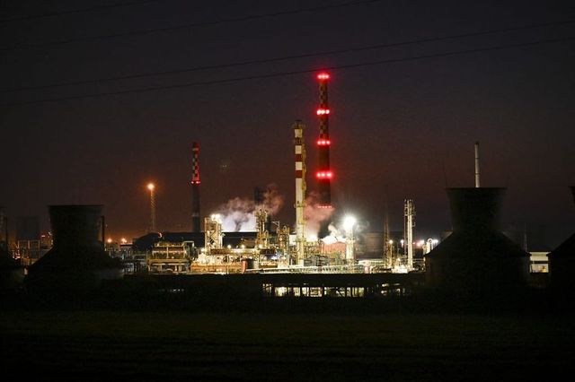 A Mol is bejelentkezett a Lukoil külföldi eszközeire