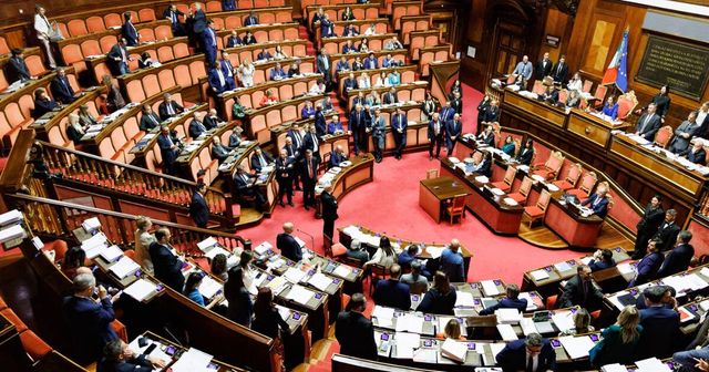 Manovra in Aula al Senato senza il mandato al relatore