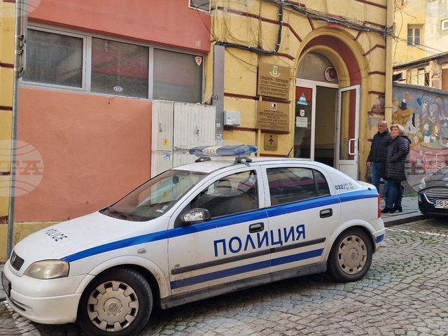 Сигнал за бомба затвори малка улица в центъра на Пловдив