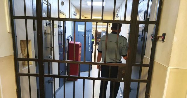 Irlandez înjunghiat într-un apartament din București. Victima a cerut ajutor la farmacie