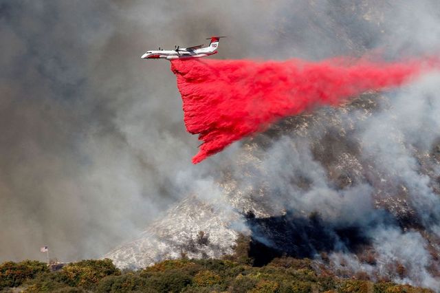 U Los Angeles se rychle šíří další požár, evakuovat se musí 20 tisíc lidí