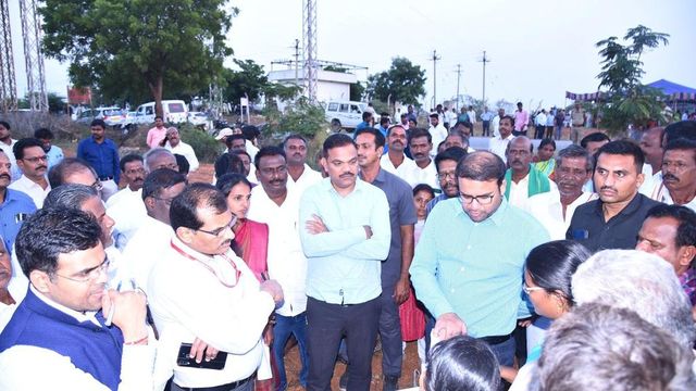 Central team visits Anantapur for drought assessment
