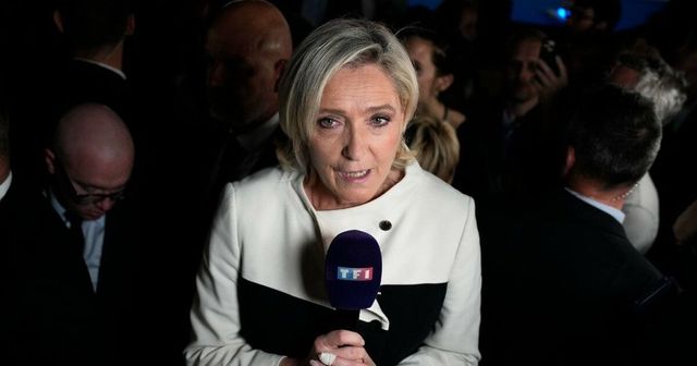 Francia, aperta un’indagine per finanziamenti illeciti al partito di Marine Le Pen