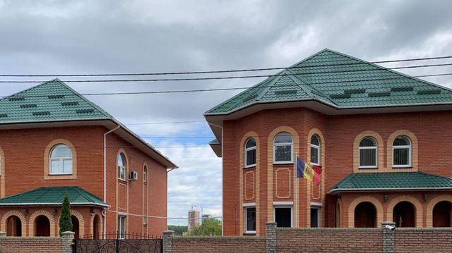 Ambasada Republicii Moldova în Ucraina va opri temporar recepționarea cererilor pentru cetățenie