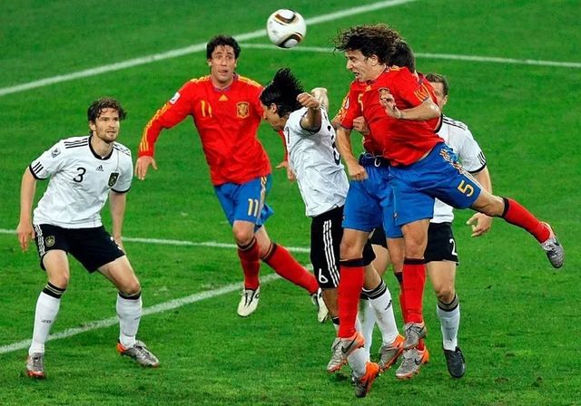 El fútbol empieza a desconfiar del cabezazo