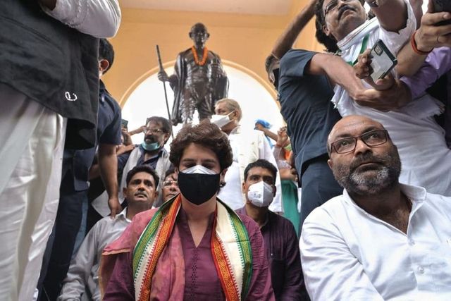 Priyanka Gandhi Sits on Dharna in Lucknow, Says Yogi Govt Indulging in Violence After Poll Loss