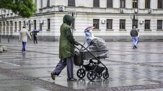Жълт и оранжев код за обилни валежи и гръмотевични бури