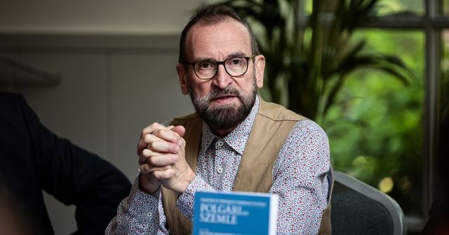 Nyugdíjba vonult Szájer József