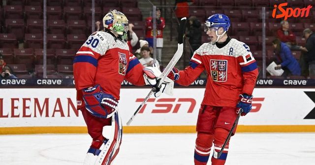 Hokej ONLINE: Kanada - Česko. Sledujte semifinále MS juniorů živě