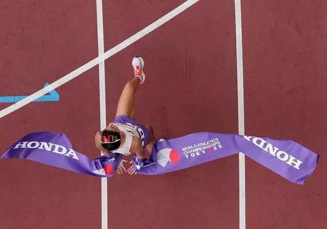 María Pérez empata con Carl Lewis, Bolt y Farah