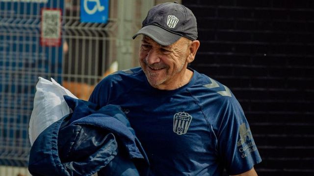 El Eldense fulmina a Claudio Barragán