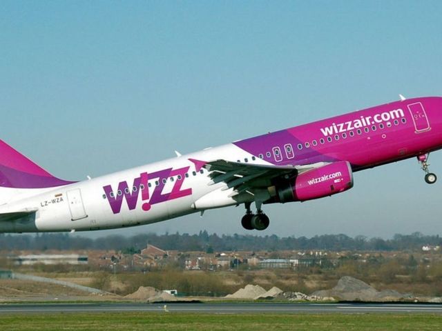 Wizz Air suspendă 12 rute spre și dinspre patru aeroporturi din România