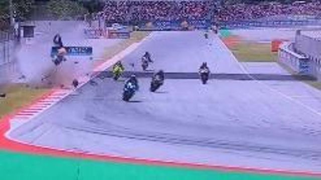 Motogp, incidente per Alex Marquez e Johann Zarco nel Gp di Catalogna
