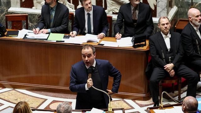 El Parlamento de Francia suspende la polémica reforma de la ley de pensiones de Macron