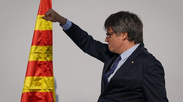 Hajtóvadászatot tartanak Spanyolországban Carles Puigdemont volt katalán elnök ellen