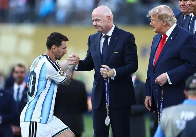 Argentina cierra filas con Infantino tras el fiasco de la privatización del Mundial
