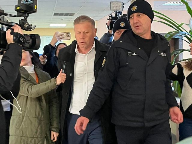 Nicanor Ciochină, adus în cătușe la ședința de judecată