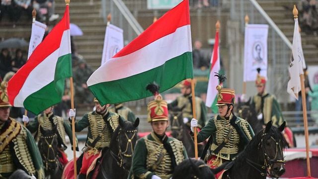 Ünnepélyes megnyitóval és eskütétellel kezdődött a Nemzeti Vágta