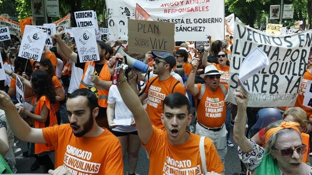Paralizado el desahucio de una mujer con cáncer terminal y dependiente de ayudas públicas en Tenerife