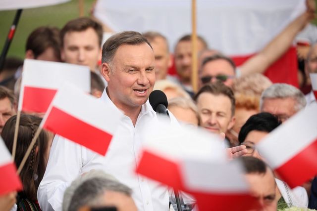 Letette a hivatali esküt Andrzej Duda újraválasztott lengyel államfő