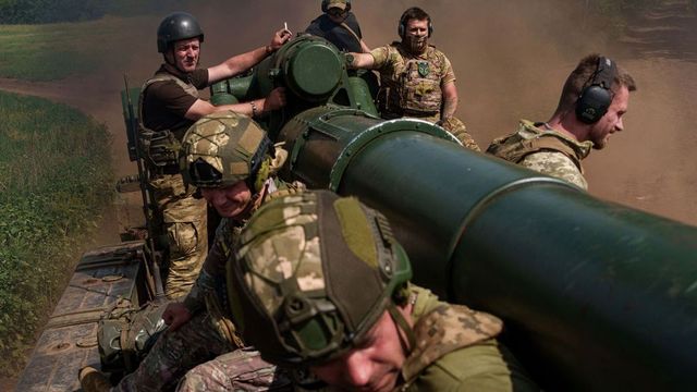Egy szemtanú állítja: ukrán katonák civilekre támadtak – frissül