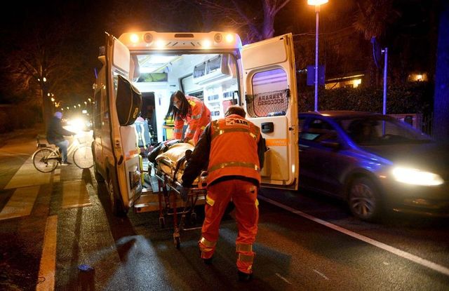 Vicenza, auto pirata travolge e uccide un ragazzo di 13 anni in bici