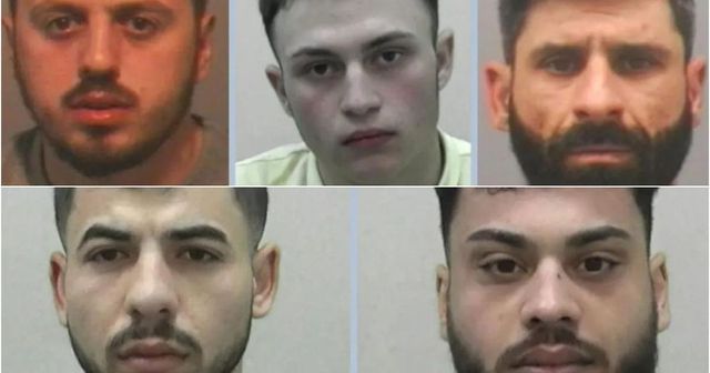 Patru români, condamnați la ani grei de închisoare pentru că au violat minore în Anglia