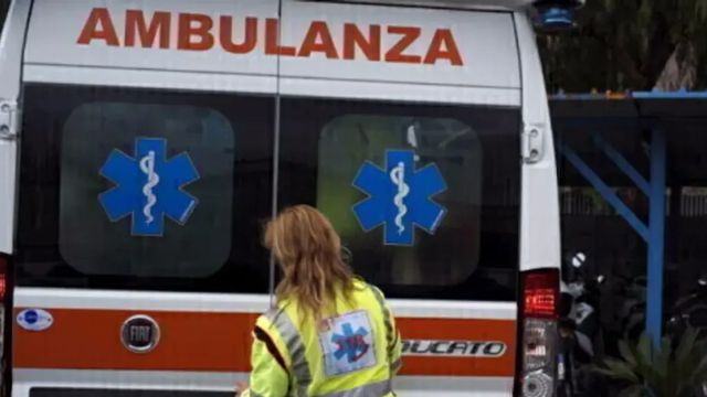 Cade da muraglione a Genova Voltri, gravissima tredicenne