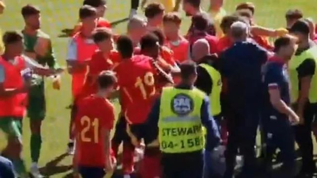 Un futbolista sub-19 español, víctima de insultos racistas en Rumanía