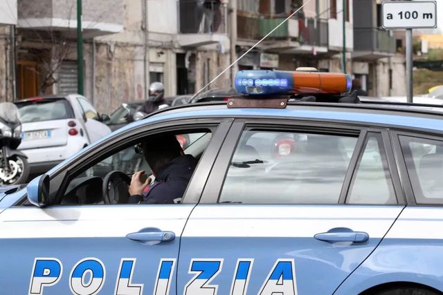Napoli, morto 32enne accoltellato durante una rissa