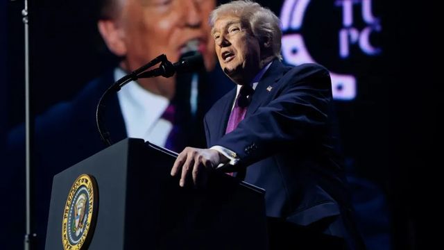 Brzy zveřejníme zajímavé dokumenty o UFO, prohlásil Trump