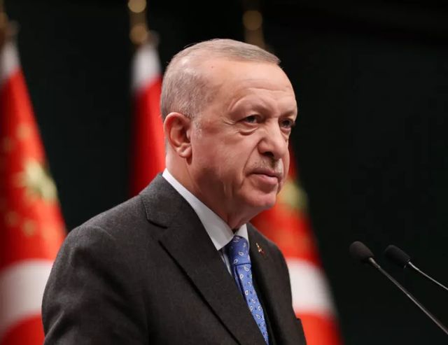 Ердоган обяви тримесечно извънредно положение в десет региона на Турция