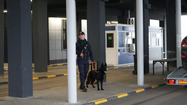 Alertă la graniță: Un camion plin cu armament - oprit la vama…