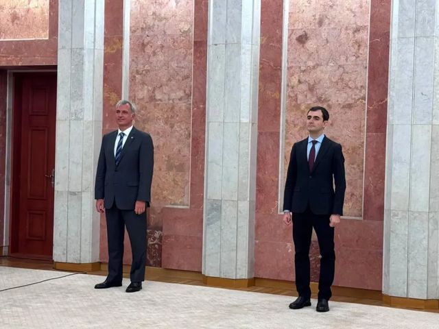 Claudiu Năsui și Eugeniu Osmochescu depun jurământul de învestire în funcțiile de miniștri ai Economiei și Agriculturii, la Președinție