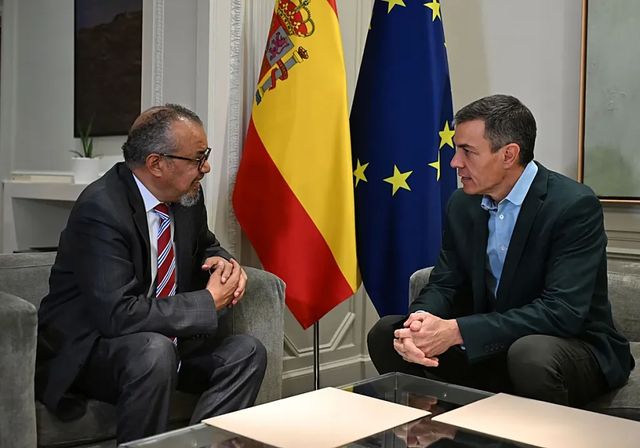 El director de la OMS se dirige a los españoles: «Esto no es otro covid y el riesgo para ustedes es bajo»
