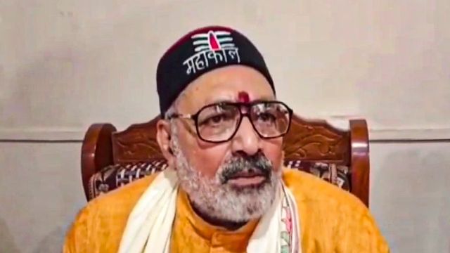 Union Minister Giriraj Singh allegedly attacked at a public event in Bihar