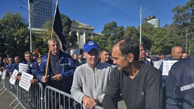 Greva foamei la Complexul Energetic Oltenia. 50 de angajați protestează pentru locurile de muncă