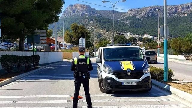 Tragedia en Alicante: un coche aparcado se desliza sin control, mata a un bebé de 20 días y deja a su madre gravemente herida