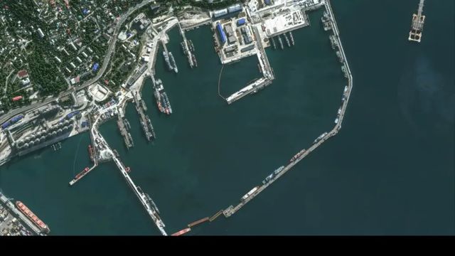 Украйна удари нефтен терминал и военноморска база в Новоросийск