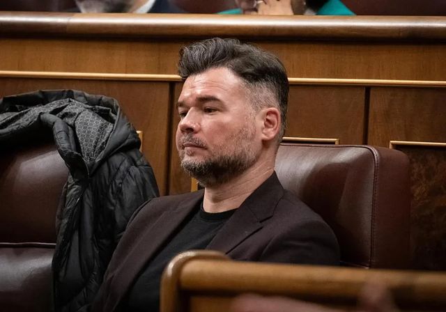 Rufián vuelve a apostar por un frente amplio de izquierdas para «combatir» a la ultraderecha