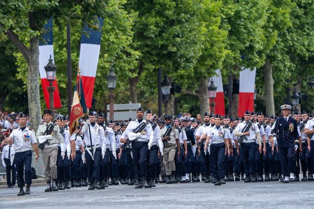 Macron lansează un nou serviciu militar voluntar de 10 luni pentru tinerii de 18 și 19 ani