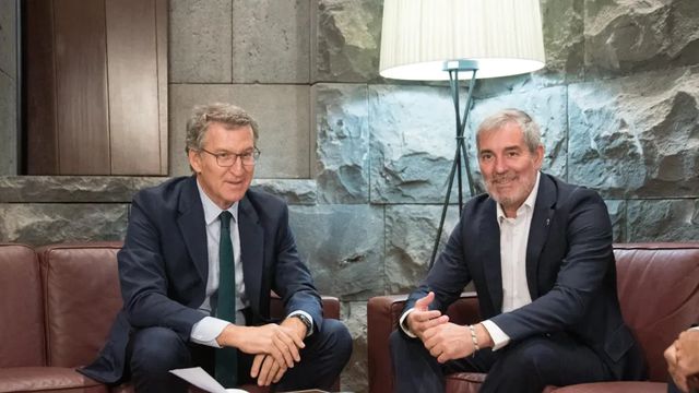 Feijóo firma con Clavijo un plan migratorio en Canarias para forzar un pacto con el Gobierno