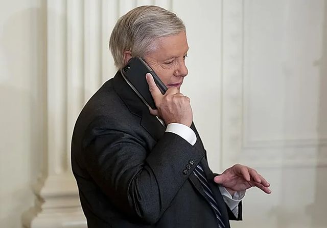 Lindsey Graham, el halcón americano que amenaza a España por su 'no a la guerra'