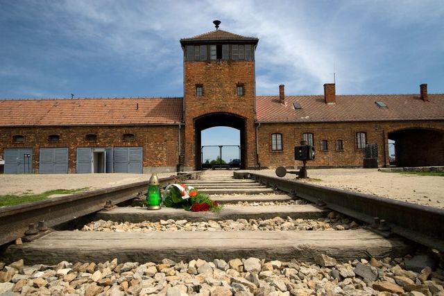 2 august - Ziua Națională de Comemorare a Holocaustului împotriva Romilor