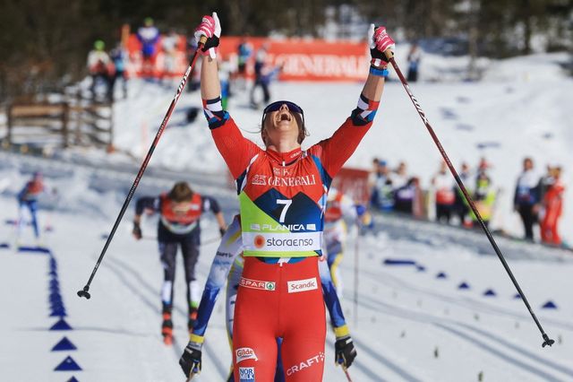 Kalvaaová v Lahti ovládla závod s hromadným startem, Razýmová doběhla třináctá