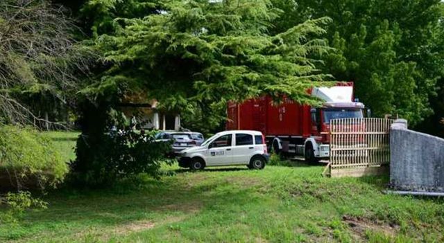Cadono in una cisterna, morti due operai nel veneziano